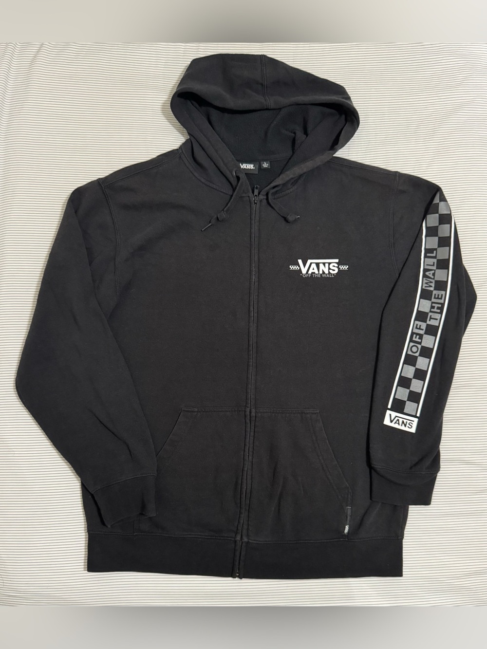 Vans Men's Large Black Full Zip Hoodie Checkerboard Sleeve (23 inch PtP)